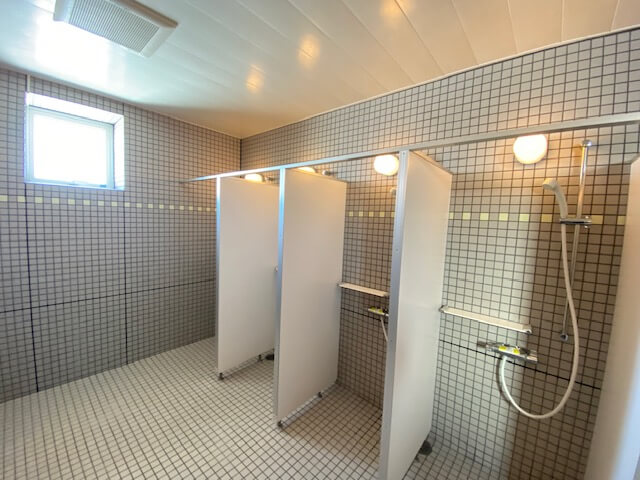 シャワールーム